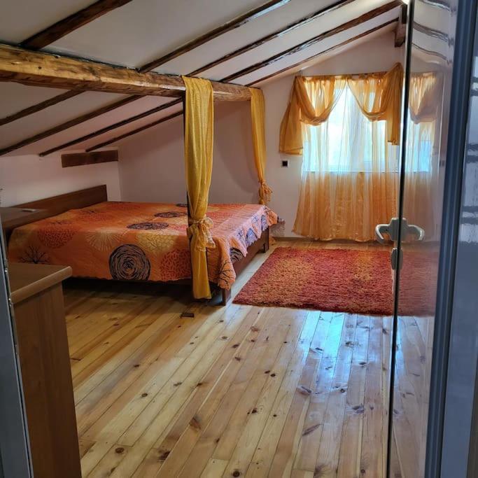 Daire стела 2 Rusçuk